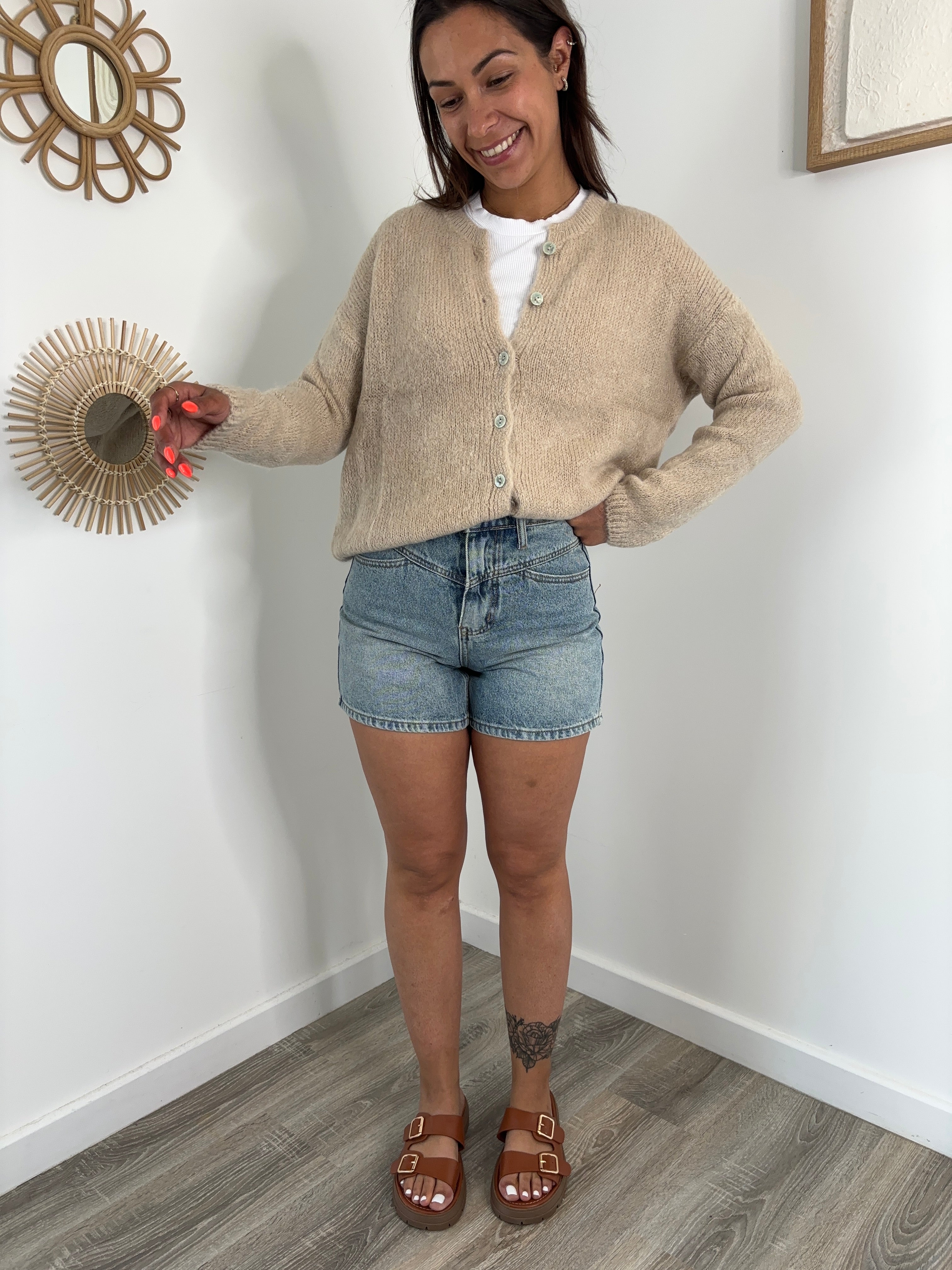 Short Lisa