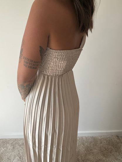 Robe plissée beige Lalou