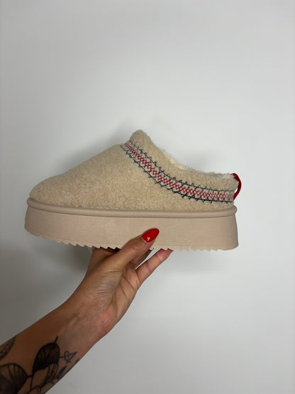 Chaussures UGLY - beige moumoute